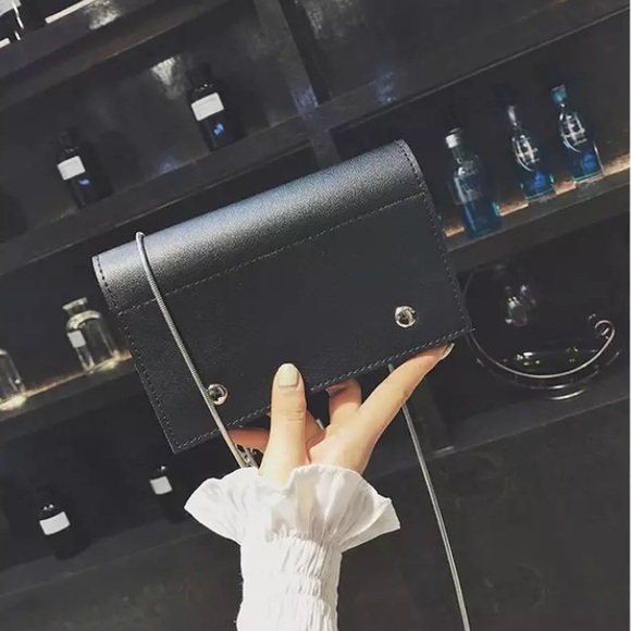 Just In! 🆕 LISBON Vol. 3 Belt Bag - Picture 5 of 8